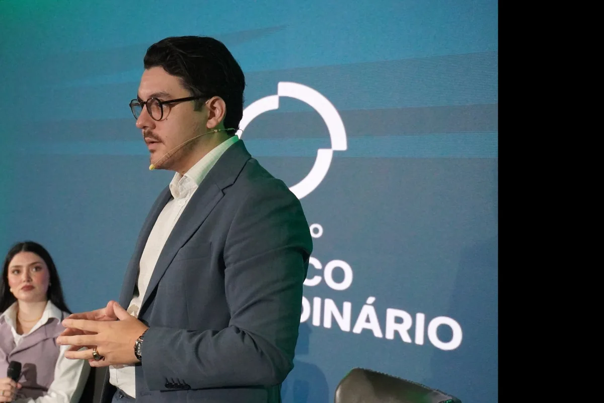 Dr. Rodrigo Muller no palco da Imersão Médico Extraordinário